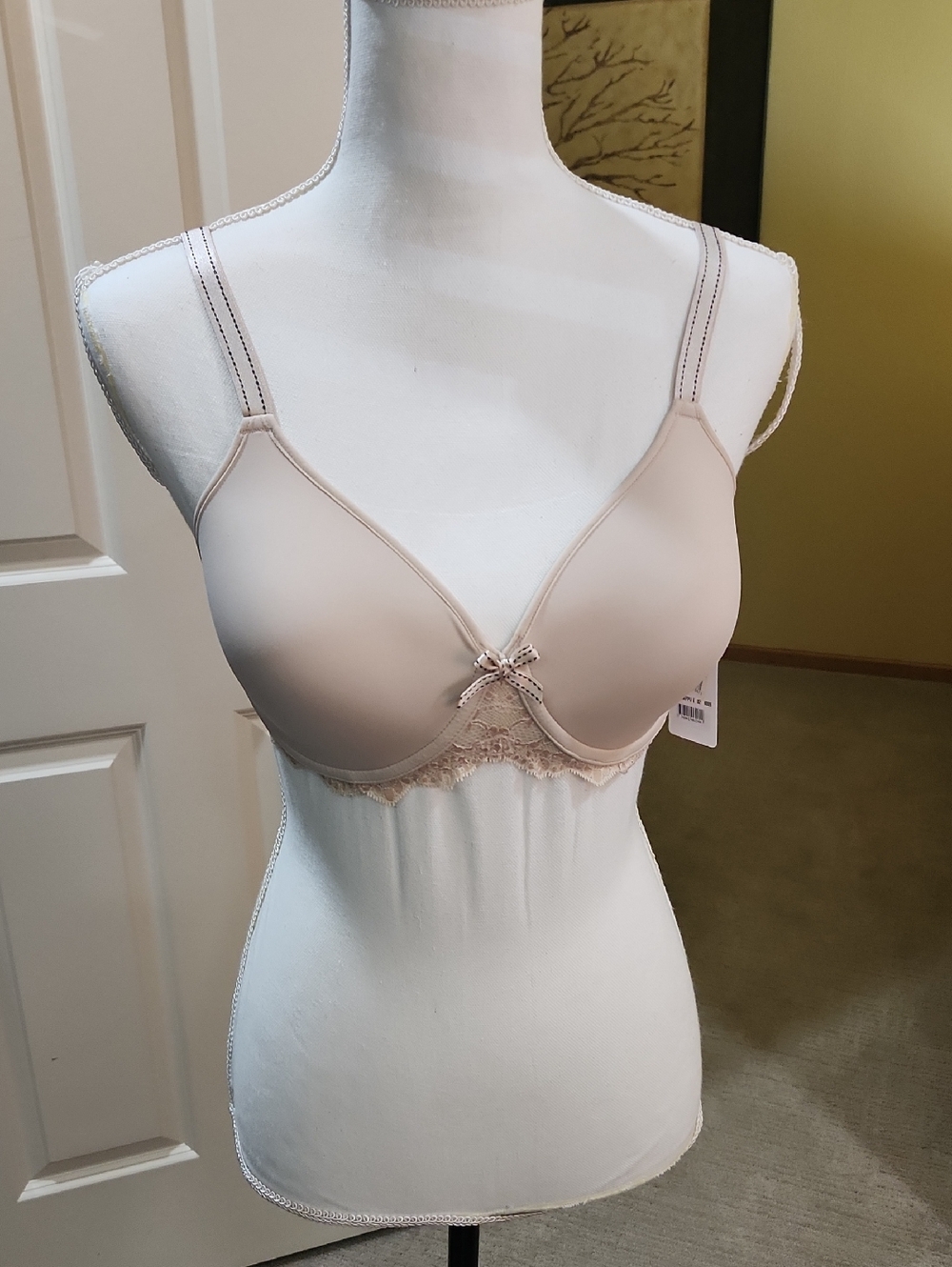 Chantelle Light Nude Smooth Molded T-Shirt Bra with Lace Trim